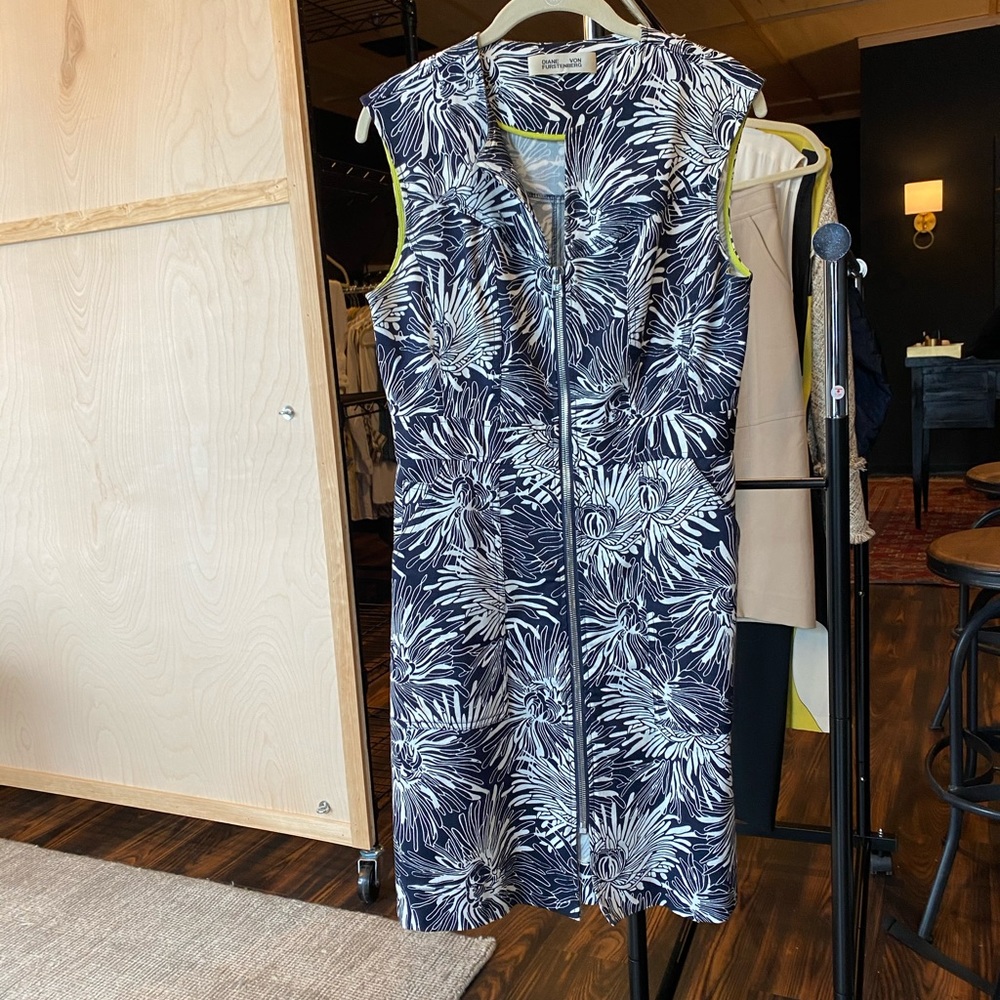 Diane Von Furstenberg Navy Patterned zip up dress